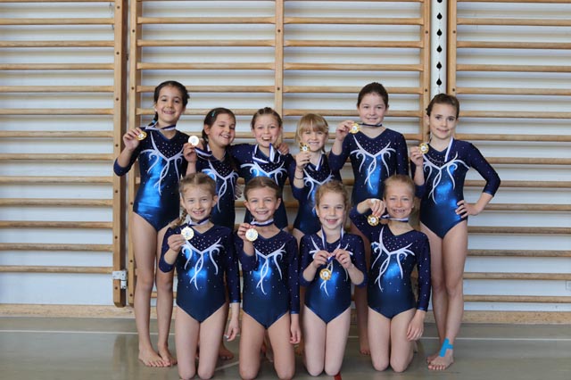 Catalina Böller, Johanna Sattler, Ronja Boss, Amelya Meier, Juli Amsler, Zoe Hort (alle hintere Reihe v.l.n.r), Nora Müller, Gabriela Huber, Julia Ehrsam und Medea Schraner (vordere Reihe v.l.n.r) durften erstmals ihr Können zeigen.