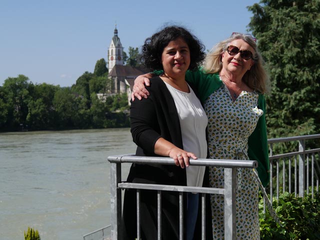 Elisabeth D`Souza (links) und Renata Vogt fiebern nach einem Jahr Pause den Laufenburger Kulturtagen entgegen Foto: Jörn Kerckhoff