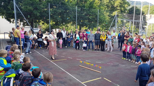 hristine Disler bei ihrer Vorstellung vor den Schülern der beiden Schulen Wölflinswil und Oberhof und deren Eltern. Foto: zVg