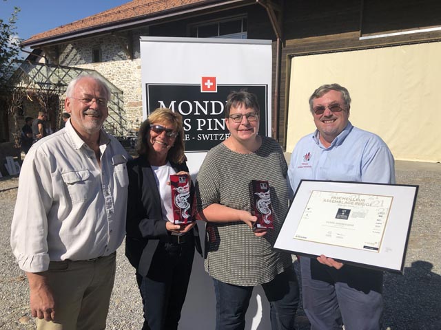 Von links: Urs Gasser und Vroni Müller (Fehr und Engeli, Ueken) sowie Andrea und Gerhard Wunderlin (Weibau Gerhard Wunderlin, Zeiningen). Foto: zVg