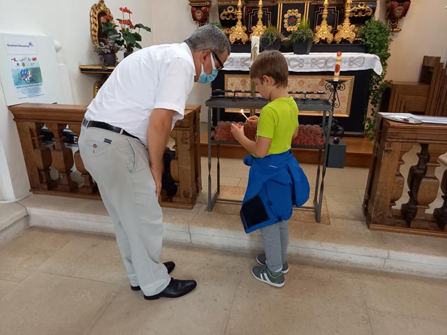 Viel zu entdecken hatten die Kinder in der Kirche in Frick. Foto: Daniela Grether