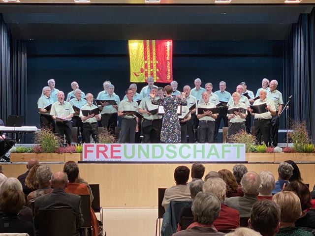 Mit seinem abwechslungsreichen Programm wusste der Männerchor Rheinfelden sein Publikum zu unterhalten. Foto: zVg