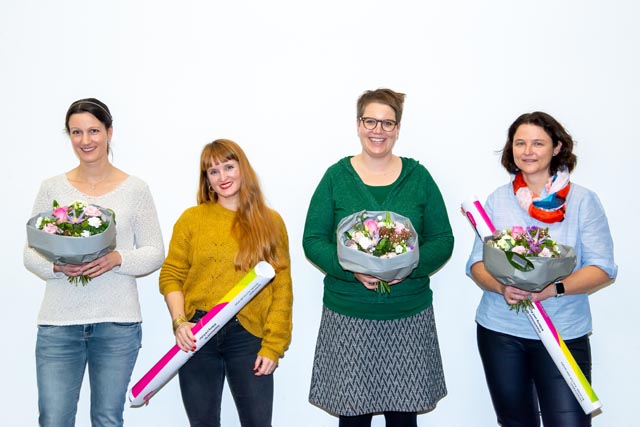 Barbara Schaub und Sonja Hartmann, Schulen Dorneckberg; Barbara Lerjen, Schule Ennetbaden; Daniela Reichholf, Primarschule Brunegg (Kreisschule Chestenberg, v.l.) haben die  smart@media-Awards 2021 entgegengenommen. Foto: Eugen Notter