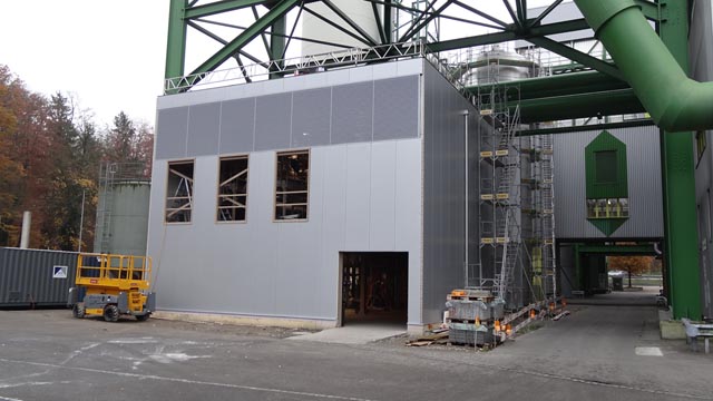 Die neue Heizzentrale wird Mitte Dezember in Betrieb gehen. Foto: KVA Buchs/FEWAG