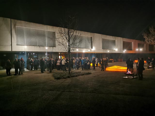 Und zum Schluss «coronakonformer» Apéro draussen bei Glühwein, Punsch und feinem Gebäck!