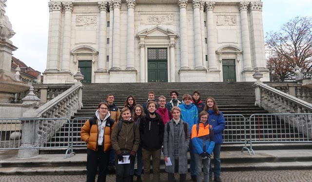 Die 14 Finalisten der Geographie-Olympiade. Foto: zVg