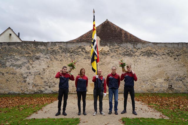 Fähnrich Patrik Müller, Hornträger, Taufgotte Tanja Hort-Abt, Taufgötti Isidor Treier. Foto: zVg