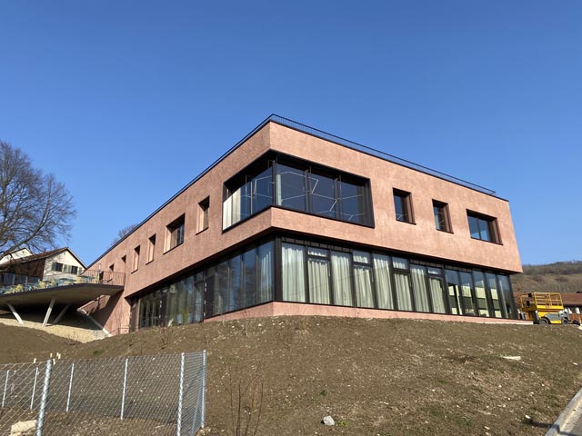 Das neue FIBL-Gebäude trägt den namen Alvarium, was so viel wie Bienenstock bedeutet. Es steht nicht nur am früheren Standort des Bienenhauses, sondern ist einem solchen auch architektonisch nachempfunden.  Foto: Sonja Fasler Hübner