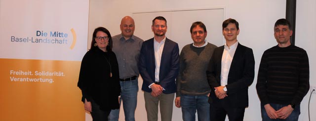 Der Vorstand mit den Revisoren der neugegründeten Partei "Die Mitte Oberes Baselbiet" (von links): Sandra Bätscher, Marcel Zimmermann, Hans Portmann, Dario Rigo, Pawel Sommerhalder und Piero Grumelli. Foto: zVg