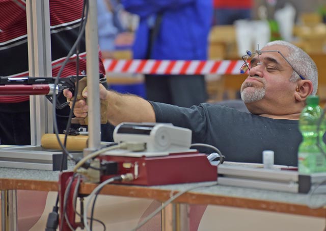 Schweizer Meistertitel für den Oberentfelder Behinderten-Pistolenschütze Leonard Iapello. Archivbild: wr