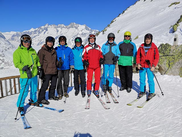 MTV Wölflinswil zum Gruppenfoto auf dem Bettmerhorn. Foto: zVg