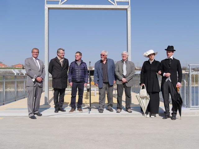 Klaus Eberhardt, Franco Mazzi, Peter Scholer, Kurt Beretta, Louise de Sancerre und Emil Rathenau (von links) genossen den feierlichen Augenblick. Foto: Jörn Kerckhoff