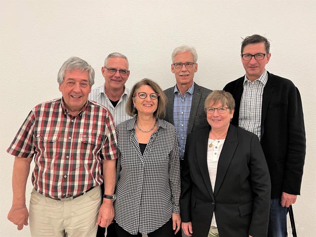 Der Vorstand des Verschönerungsvereins Frick (von links): Hans Jörg Huber, Michael Massaro, Brigitte Asti, Markus Stihl, Doris Vonlanthen und Franz Ruder (Vertreter Gemeinderat). Auf dem Bild fehlt Christian Scholer. Foto: zVg
