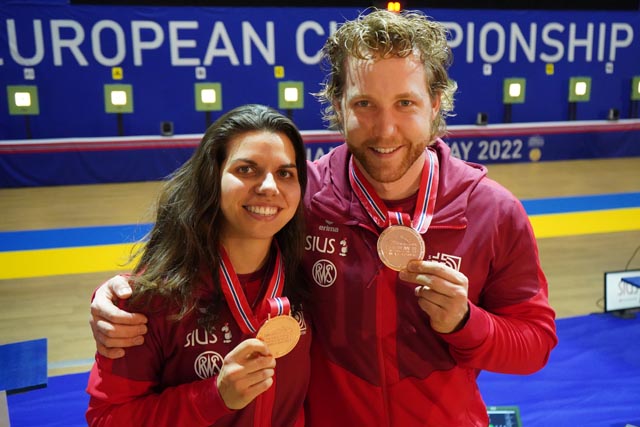 Grosse Freude: Bronze für Chiara Leone und Jan Lochbihler. Foto: zVg