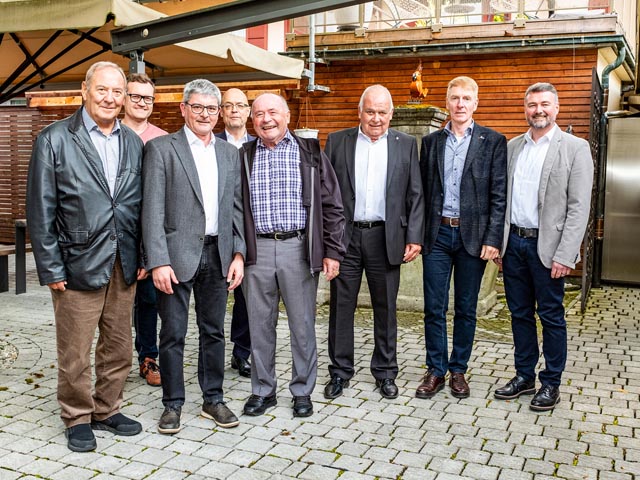 Von links: Felix Emmenegger, Oliver Kalt, Toni Mancino, Thomas Kaiser, Paul Degen, Martin Sollberger, Peter Schreiber und Beat Widmer. Foto CRC