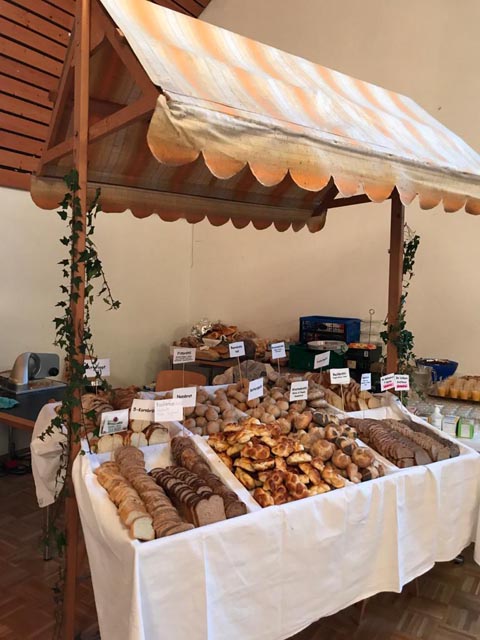 Reichhaltiges Buffet mit Backwaren. Foto: zVg 