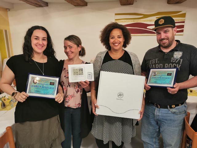 Die Geehrten von links: Marina Grunder, Sarah Nussbaum, Jasmin und Simon Schraner. Foto: zVg