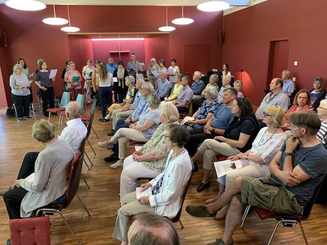 Die Festgemeinde mit Gästen aus den Kirchen im Wegenstettertal und Möhlin. Foto: Fritz Imhof