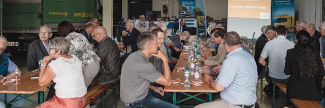 Mitgliederversammlung der Die Mitte Bezirk Laufenburg bei der Firma Birrer Nutzfahrzeuge in Sisseln. Foto: zVg