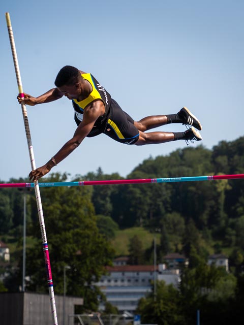 Newcomer im Stabhochsprung, Justin Nguuro. Foto: Elias Denzler