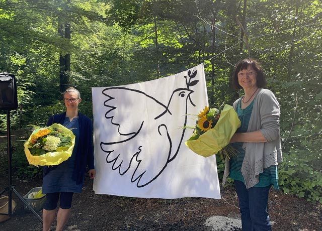 Die Friedenstaube stand im Mittelpunkt des ökumenischen Waldgottesdienstes. Foto: zVg