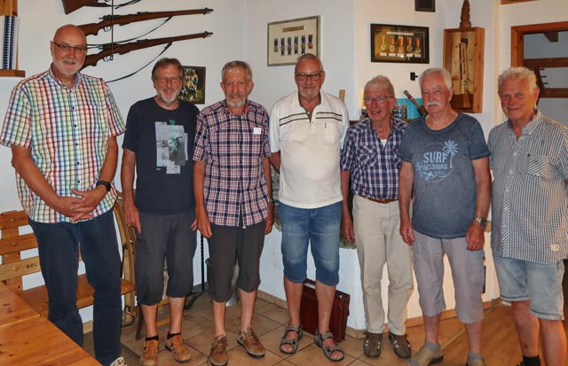 Der Vorstand von links; inkl. des zurückgetretenen Hans Sutter): André Bisig, Hugo Imhof, Ernst Furler, Walter Hofmann, Hans Sutter, Josef Gertiser, Dieter Stammherr. Foto: zVg