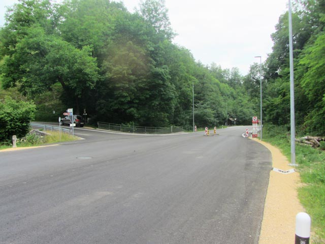 Am Mittwoch, 6. Juli, muss die Ein- und Ausfahrt in den Dorfteil Asp gesperrt werden. Foto: zVg