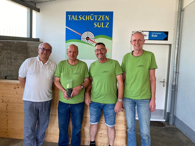 Die Sieger des Cupschiessens: René Herrmann (2.Rang), René Weber (1.Rang), Toni Weiss (3. Rang), Gallus Schmid (4. Rang) (v.l.). Foto: Peter Weiss