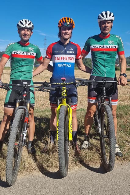 Die Erstplatzierten beim Bikerennen (von links): Marcel Herzog (2.), Tim Brutschi (1.), René Emmenegger (3.). Foto: zVg