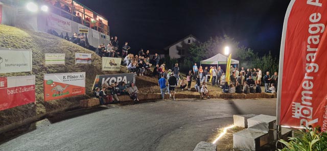 Grossartige Stimmung rund um die beleuchtete Strecke. Foto: zVg