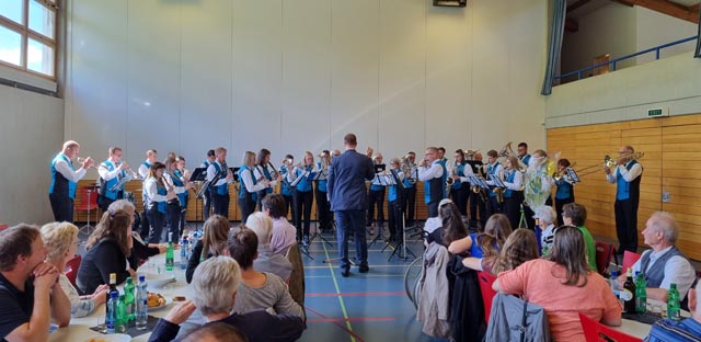 Die Musikgesellschaft Concordia unterhielt die Jubilare mit schönen Klängen. Foto: Caroline Kim