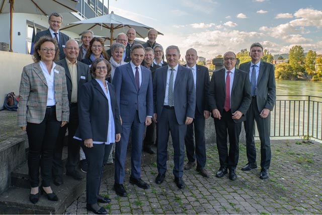 Der Regierungsrat des Kantons Aargau traf sich mit Gemeindeammännern und Gemeindepräsidentinnen des Bezirkes Rheinfelden. Foto: Henri Leuzinger