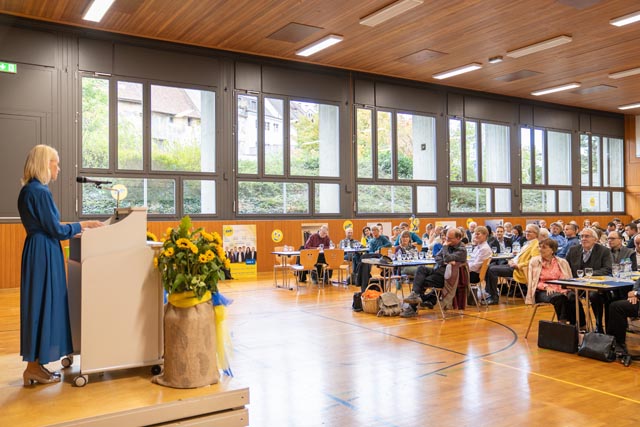 Nationalrätin und Parteipräsidentin Lilian Studer beim Überbringen der Grussworte der Mutterpartei. Foto: zVg