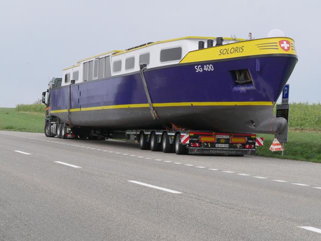 Beobachtet: Ein Schiff auf der Möhliner Höhe