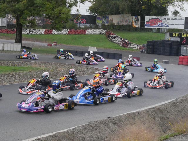 Mal Rennfahrerin (Startnummer 8)..., Foto: Jörn Kerckhoff