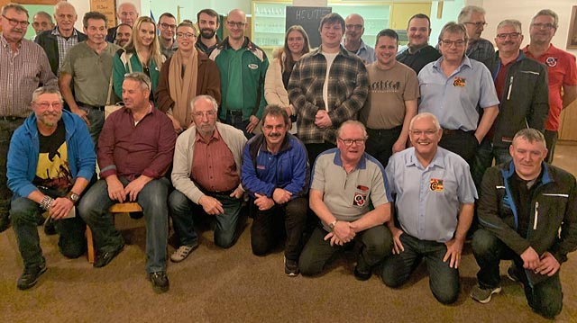 Alle am Absenden der Bezirksmeisterschaft anwesenden Teilnehmenden. Foto: zVg