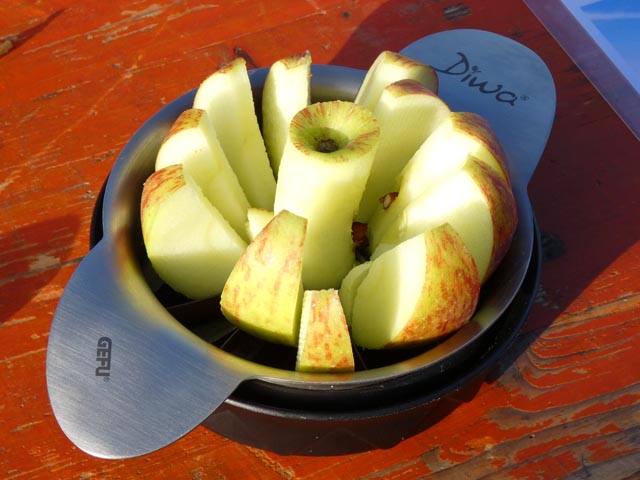 Der Kaister Feldapfel: Ausgeglichenes, leicht säuerliches Aroma; Fruchtfleisch fest, saftig und aromatisch; dank relativ guter Lagerfähigkeit auch als Tafelapfel geeignet. Foto: Jörg Wägli