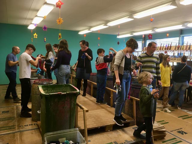 Viel Trubel herrscht in der «Herznacher Kerzenküche». Foto: zVg