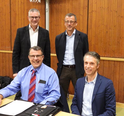 Im Bild (v.l.n.r.): Martin Hitz AWB, Lengnau; Roger Fricker, Gemeindeammann, Oberhof; Martin Süess, Gemeindeabteilung Kanton; Giuliano Sabato, Gemeindeammann, Wölflinswil.  Foto: Peter Bircher