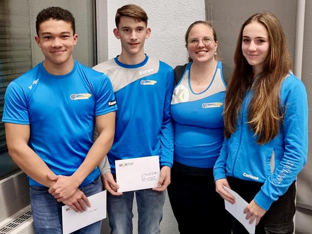 Von links: Tyler Aerni, Roman Waldmeier, Daniela Leimgruber, Jessica Acklin. Foto: zVg