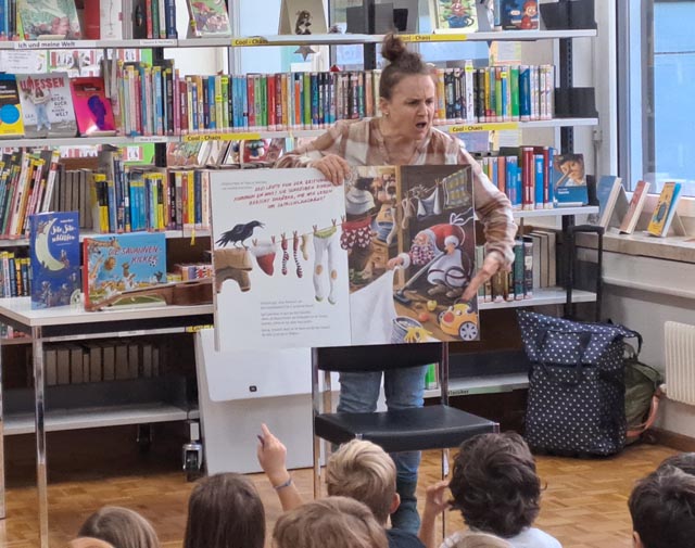 Bilderbuchautorin Regi Widmer sorgte für Begeisterung. Foto: zVg