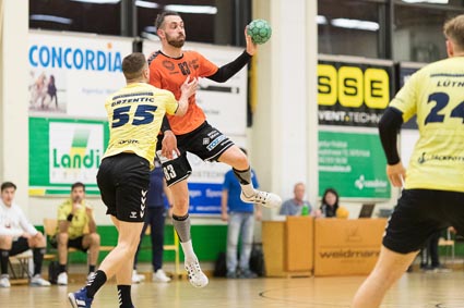 Gegen Handball Endingen liessen zeigte der TVM zu selten seine Durchschlagskraft und kassierte die erste Heimpleite der Saison. Foto: Michi Mahrer