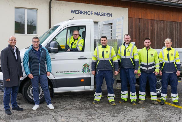 Von links: Bauverwalter Daniel Minikus, Gemeinderat Bruno Blind, Leiter Werkhof Marcel Fümm, Brunnenmeister Remo Kämpfer, Mitarbeiter Raphael Jaggi, Mitarbeiter Jan Mathys, Auszubildender Marco Schmidlin. Foto: Willi Baldinger