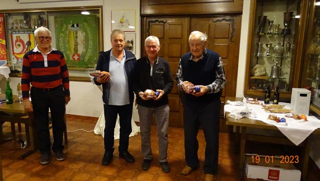 Dieter Deiss (Mitte), setzte sich vor Sepp Wächter (links) und Hansjörg Schraner durch. Foto: zVg