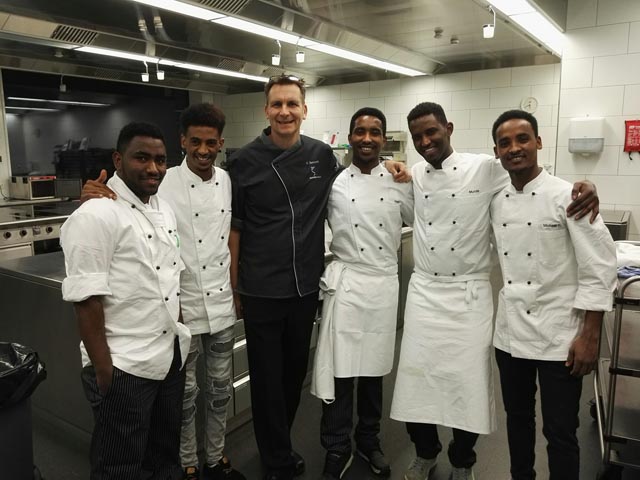 Alle ehemaligen INVOL-Absolventinnen und -Absolventen auf diesem Bild haben 2022 eine EBA-Ausbildung erfolgreich beendet. Einer davon ist unterdessen in der Schifflände in Birrwil Küchenchef-Stellvertreter. Foto: zVg