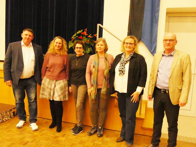 Der aktuelle Gemeinderat von Stein mit Gemeindeammann Beat Käser, Andrea Porricello, die stellvertretende Gemeindeschreiberin Marie Noëlle Meier, Sabine Datz, Benie Ankli und Hansruedi Schlatter (von links) wird sich verändern. Foto: Jörn Kerckhoff