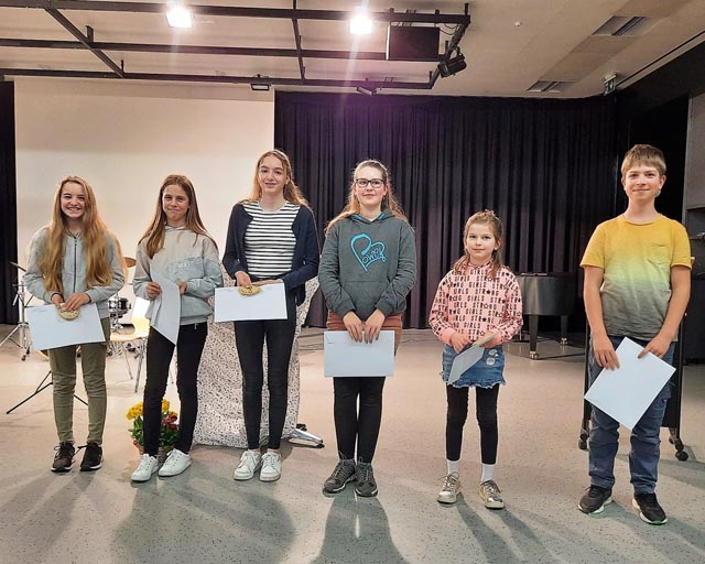 Strahlende Gesichter bei den Absolventen. Foto: zVg