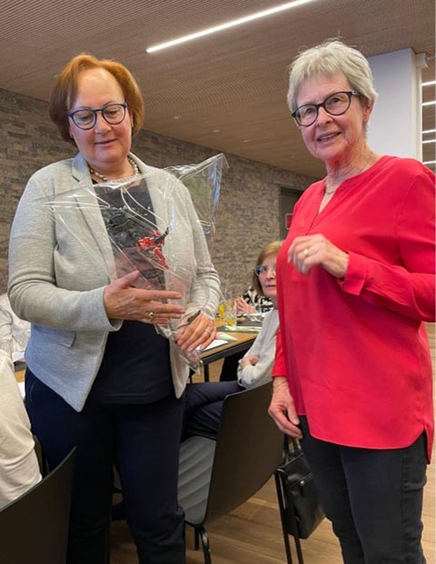 rène Wittlin (links) wurde für 50 Jahre Vereinstreue geehrt. Foto: zVg