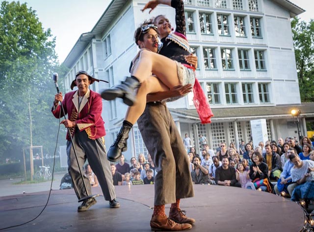 Das Varieté Pavé tritt ab 16. Mai in Rheinfelden auf. Foto: zVg