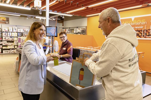 Gut besuchte Plauderkasse in der Migros-Filiale Gundelitor. Foto: zVg